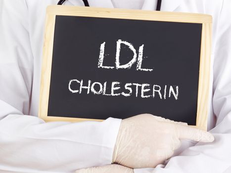 Doctor shows information: LDL cholesterol in german language