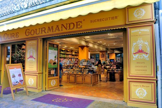 Candy shop and local specialties in the city of Aigues-Mortes in Camargue, in the south-east of France.