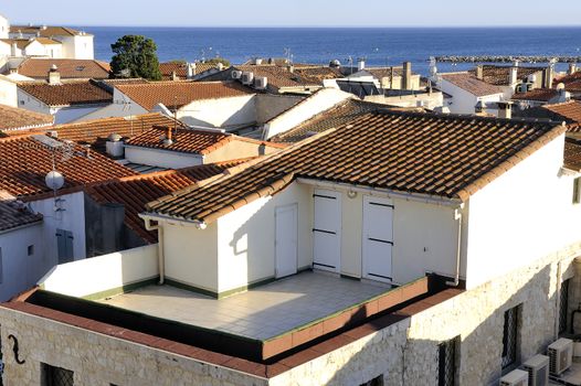 Apartment with a terrace in the city center of Saintes-Maries-de-la-Mer.