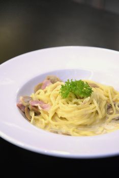 Spaghetti with ham, Cuisine menu