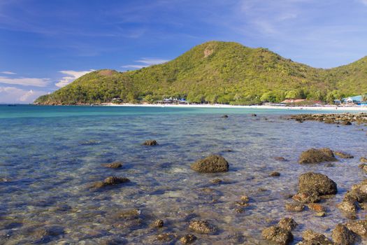 Seascape in blue sky day at Koh Larn, Pattaya, Thailand