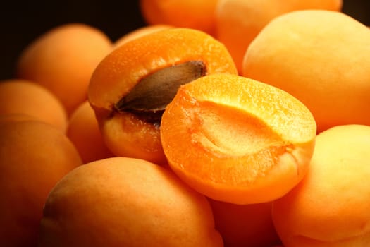 Heap of ripe apricots