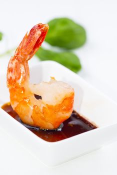 Fried shrimp in soy sauce