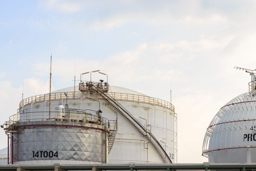 oil storage tank