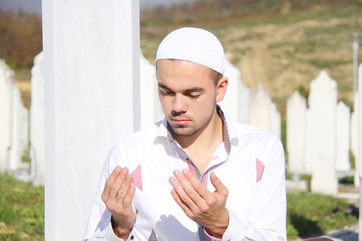Islamic praying on dead person