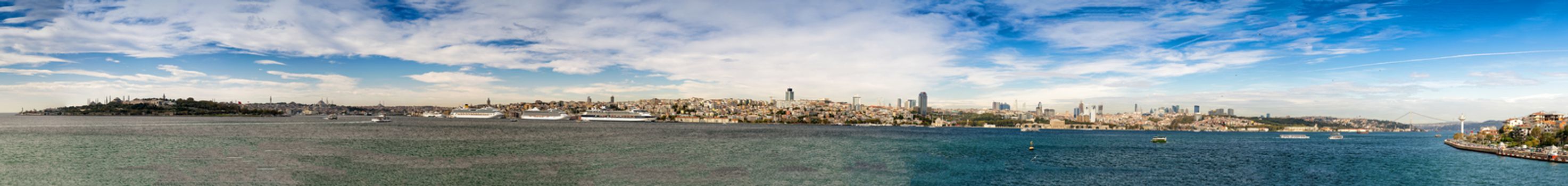 Complete panoramic view of Istanbul from Maiden's Tower.