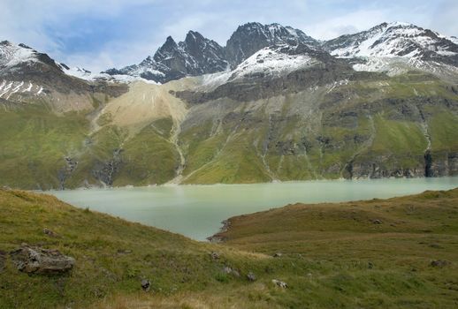 picturesque landscapes of national parks in New Zealand