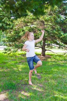 Photo of dancing girl with sore knee in summer