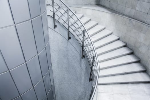 Marble staircase in shades of white