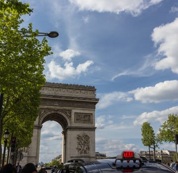The triumphal arch at the beginning of the Avenue des Champs-��lys��es was commissioned by Napoleon Bonaparte in 1806
