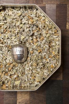 Tea Infuser & Mountain Tea Leaves in a Box