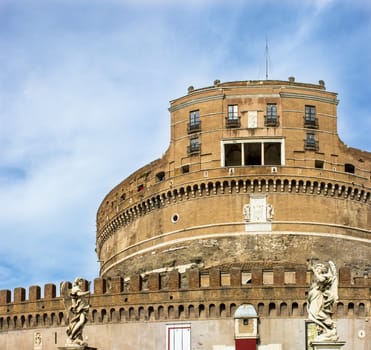 The Castel Sant'Angelo is a monument in Rome, linked to the State of the Vatican through the fortified corridor of the "small step"