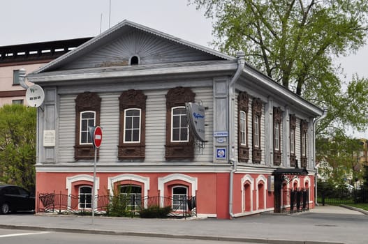 Dementiev' house. Architectural monument. One-storeyed building. Rare for Tyumen a sample of a house of the first half of the 19th eyelid with the interpreted planning structure of 17-18 centuries. The building with characteristic for Tyumen a wooden house carving.