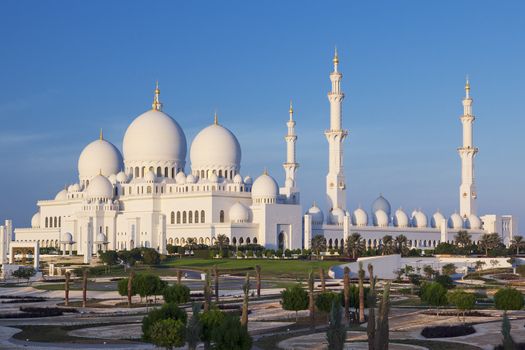 Famous Sheikh Zayed Grand Mosque, Abu Dhabi, UAE