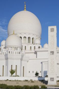 Vertical view of famous Sheikh Zayed Grand Mosque, UAE