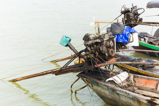 traditional technology of fishing boat engine