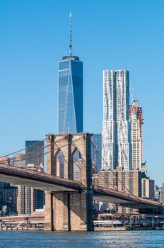 brooklyn bridge and new york city manhattan skyline