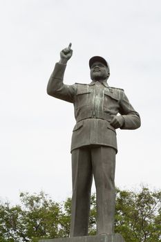 The first Statue of Samora Moisés Machel erected before the much larger statue at the Independence  Square