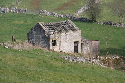 an old disused barn with no roof in youlgreave, derbyshire