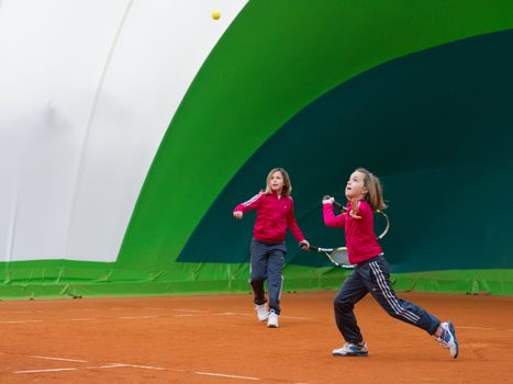 children to tennis school