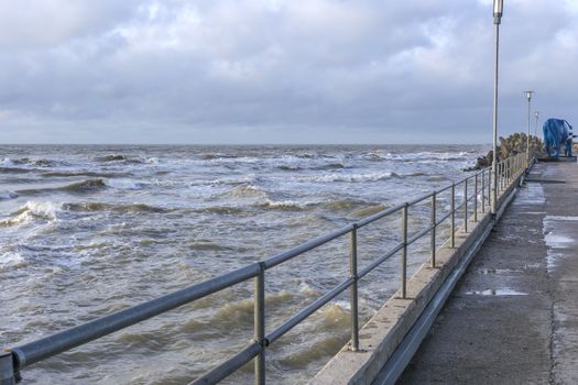 between the Baltic Sea and the road to the South Pier