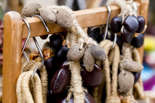 wooden pearls necklace