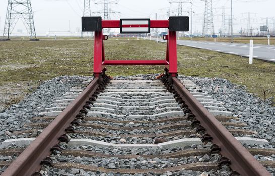 red railroad buffer end to destination 