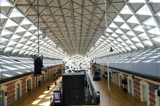 Budapest whale, Bálna building