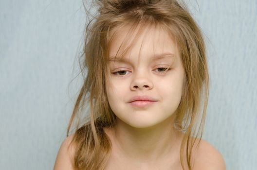Six year old girl woke up early in the morning