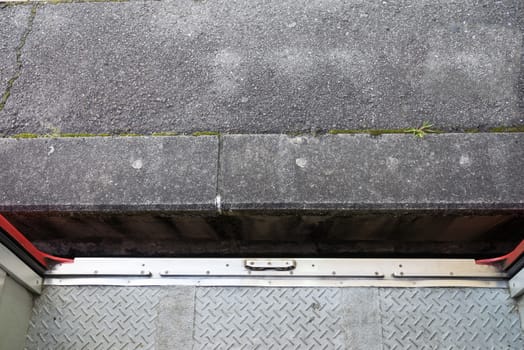 The distance gap between the train and platform