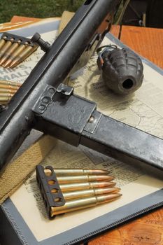 vintage WW2 weaponry and other wartime memorabila
