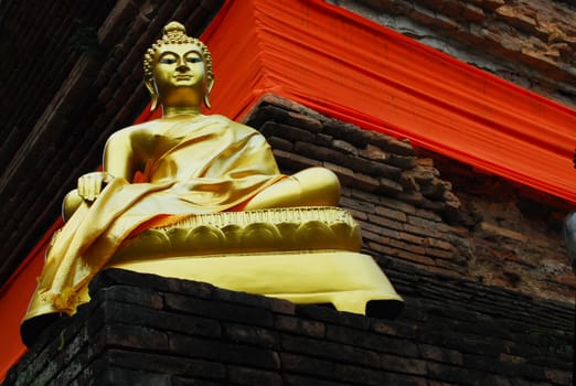 A golden Buddha image in Lok Molee temple, Chiangmai province, Thailand.







Buddha image - Wat Lok moli