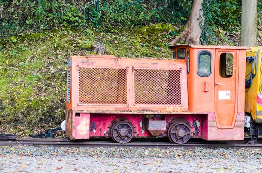 Pit mine, field or narrow-gauge railway in the use of gold, silver and copper and coal mines