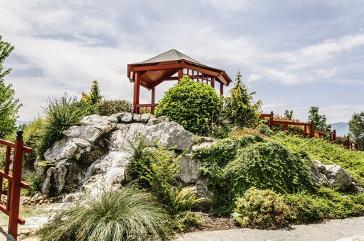 The park is like a botanical garden and there are many plants 