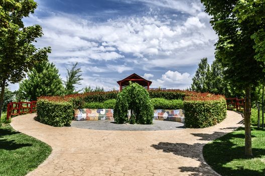 The park is like a botanical garden and there are many plants 