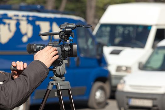 Filming a traffic jam with the video camera