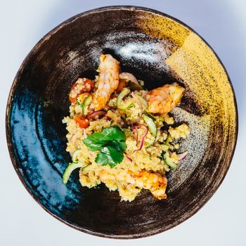 quinoa salad with shrimp, scallops, peas and broccoli