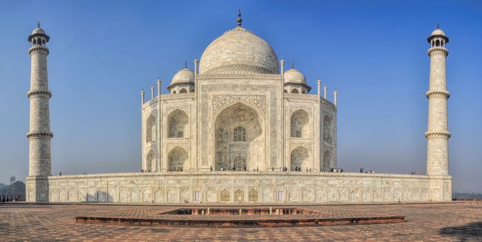 Picturesque view of Taj Mahal, famous landmark in India