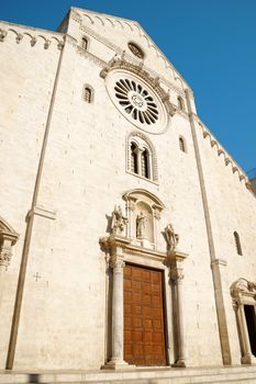 The Basilica of Saint Nicholas, in Romanesque style, in Bari was built where previously was the residence of the Byzantine Governor of Italy.