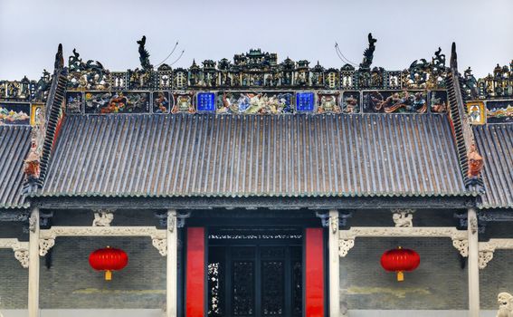 Ceramic Figures Statues Entrance Chen Ancestral Taoist Temple Guangzhou City Guangdong Province China.  Most famous Taoist Ancestral temple in Guangzhou City, Guangdong Province, China.  Temple built in the Qing Dynasty in 1894.  Now known as Museum of Folk Arts and Crafts.