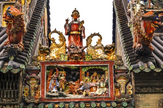 Ceramic Figures Statues Dragons Chen Ancestral Taoist Temple Guangzhou City Guangdong Province China.  Most famous Taoist Ancestral temple in Guangzhou City, Guangdong Province, China.  Temple built in the Qing Dynasty in 1894.  Now known as Museum of Folk Arts and Crafts.