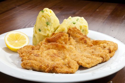 Vienna schnitzel with mash potatoes