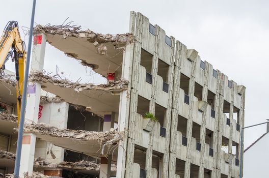 Demolition, demolition of a car parking garage in Velbert on East Street.