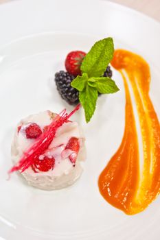souffle from yogurt with strawberry and blackberry