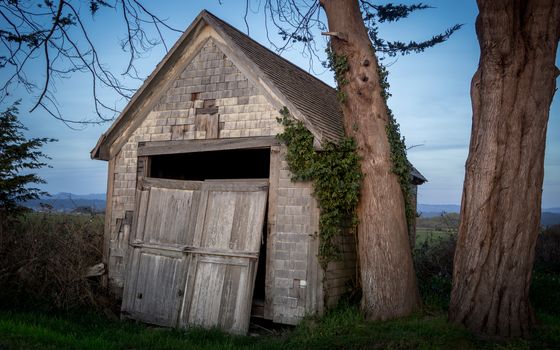 Image of an old barn. Taken in Northern California.