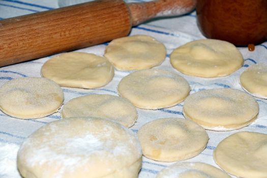 Preparing donuts on kitchen table