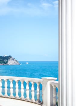 Vertical view of sea balustrade 