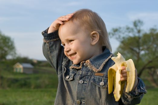 Children love exotic fruit!