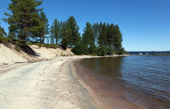 Wild beach on Lake Kolkata. Russia, Kola poluostrov