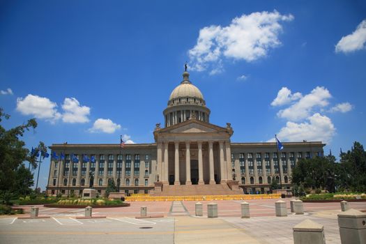 The state capitol building in Oklahoma City, with dome, stairs and columns.